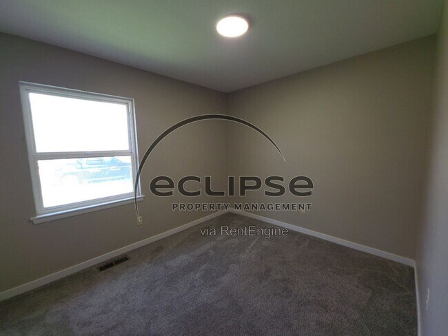 Building Photo - 721 Lee Dr