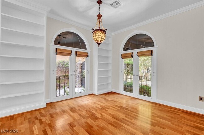 Building Photo - 9005 Opus Dr