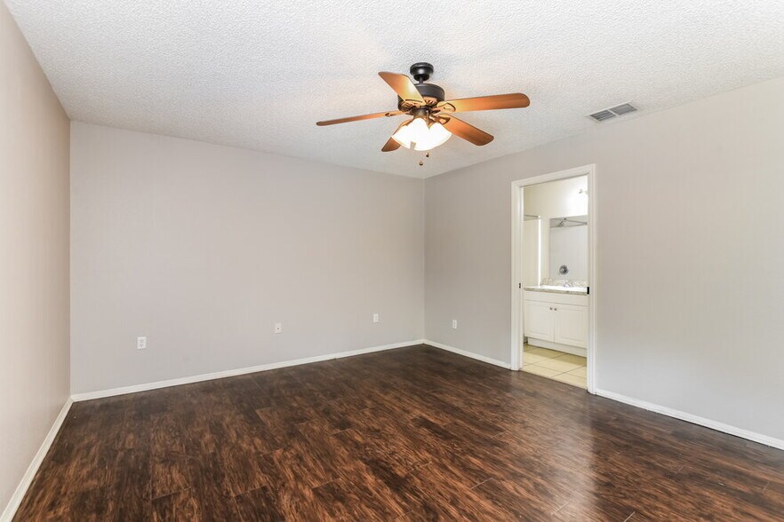 Building Photo - 1512 Lake Thomas Loop