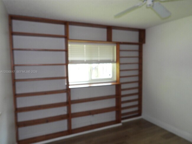 Building Photo - 9331 NW 33rd Manor