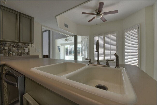 Building Photo - 6300 Jebel Way
