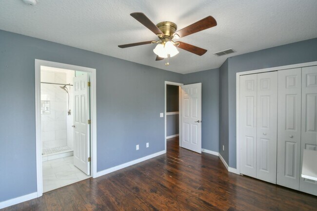 Building Photo - MOVE-IN READY 5 Bed 3.5 Bath Home in Daven...