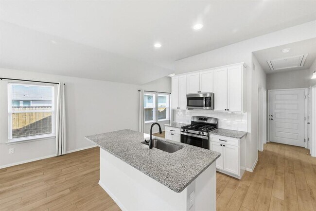 Building Photo - 104 Crooked Trail