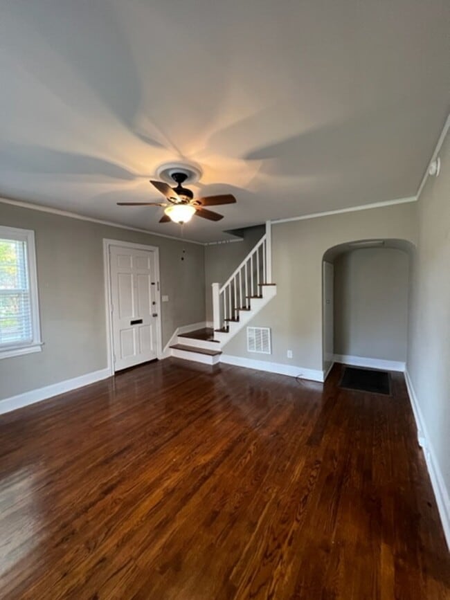 Building Photo - Location - Location - 2 story Duplex - Move In Ready !! This 2-bedroom - 1 Full Bath home is conv...