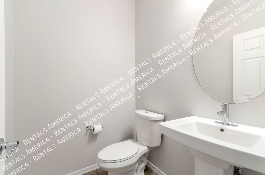 Building Photo - 5768 S Tiger Lily Pl