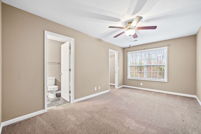 Building Photo - Nice Townhome in Governors Crossing Ready for you to Call home before Christmas