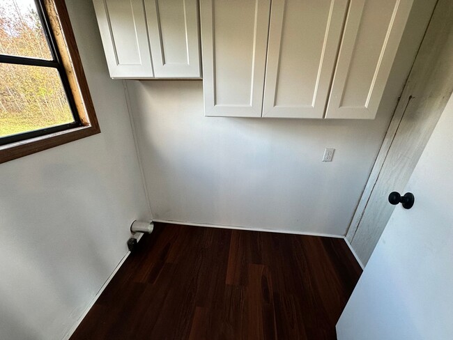 Building Photo - Newly Renovated 2-Bedroom in Rice, VA!