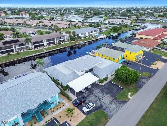 Building Photo - 1011 SE 40th St