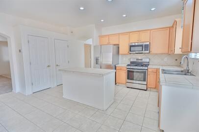 Building Photo - RANCHO SAHUARITA HOME, GATED COMMUNITY