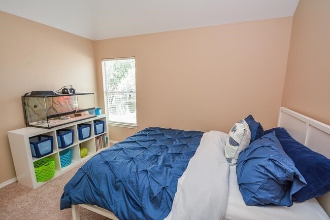 Building Photo - 16311 Candlerock Ct