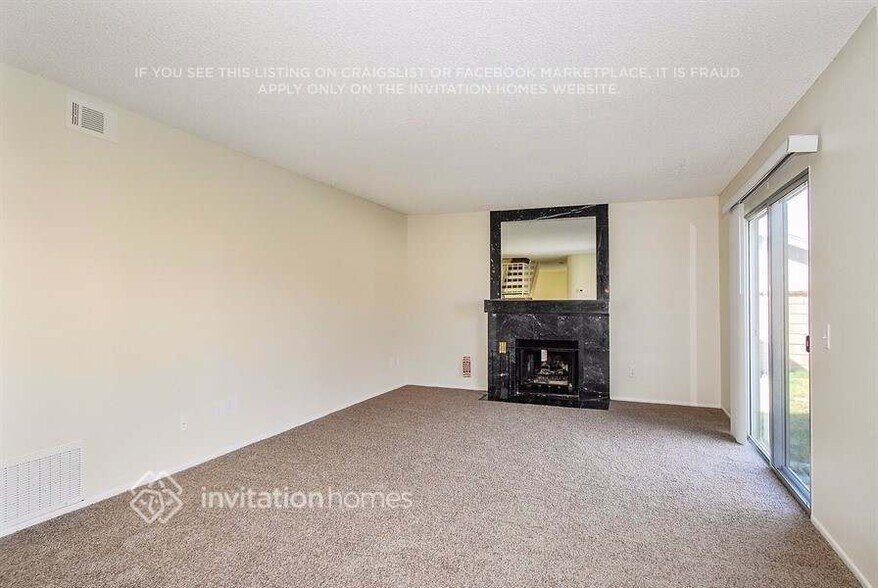 Building Photo - 15940 Miller Ave