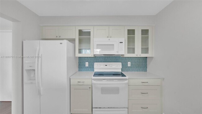 Building Photo - 2475 Brickell Ave
