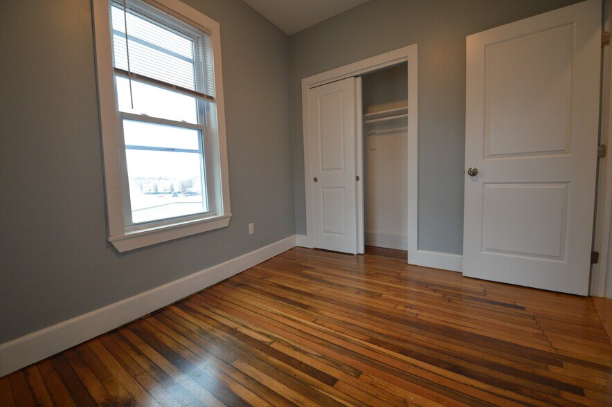 Building Photo - 301 Hancock St