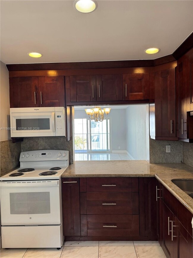 Building Photo - 215 SE 3rd Ave