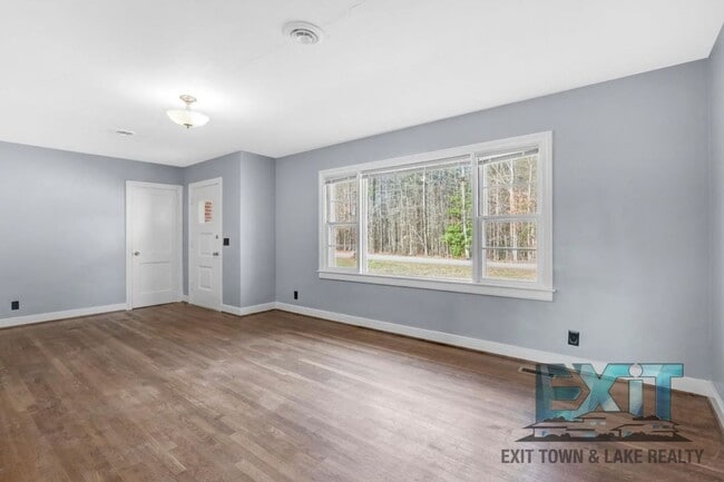 Building Photo - Freshly Updated Brick Home in Peaceful Country Setting – Freeman, VA