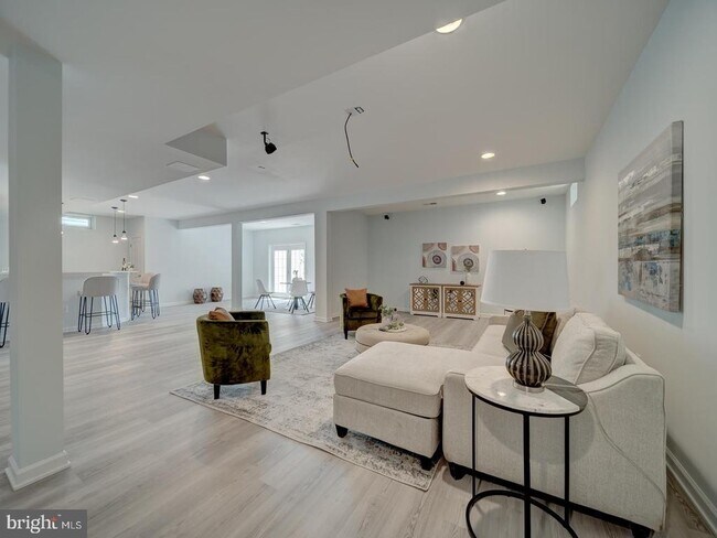 Building Photo - 43320 Barnstead Dr