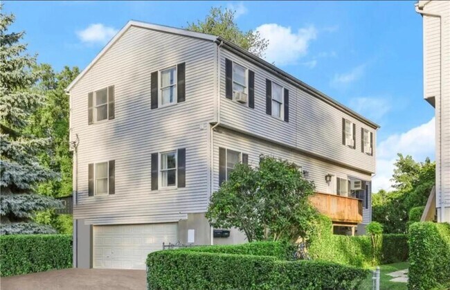 Primary Photo - 132 Waverly Ave