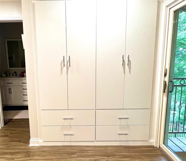 Building Photo - 8810 Mountain Path Cir