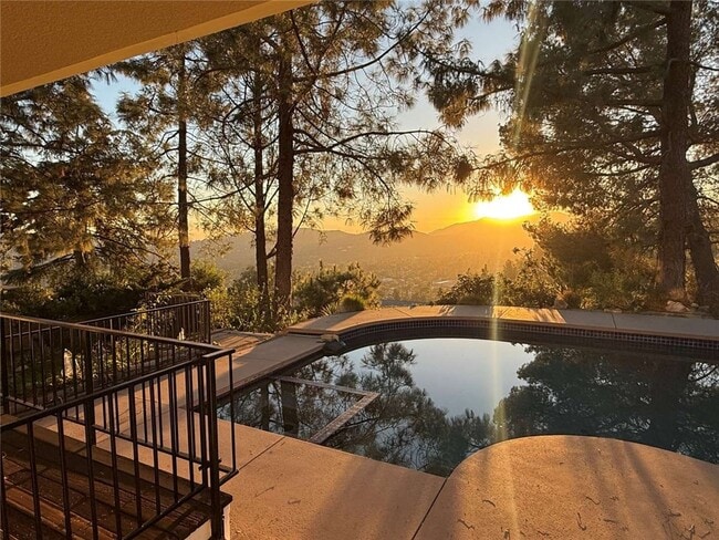 Building Photo - 490 Starlight Crest Dr