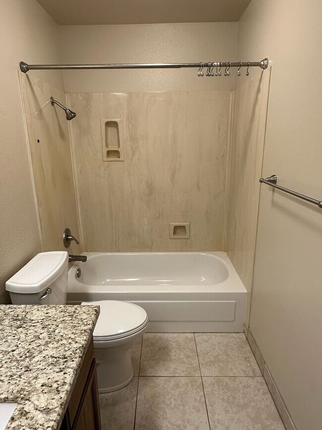 Building Photo - 1622 S Peppertree Ct