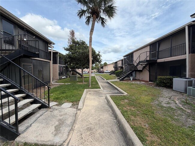 Building Photo - 1167 Calle Del Rey