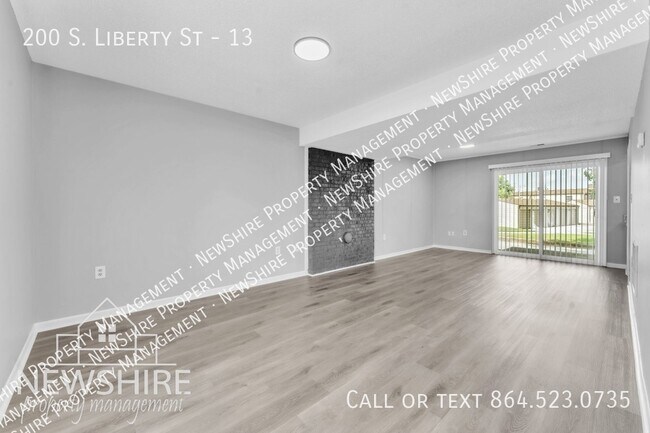 Building Photo - 200 S Liberty St