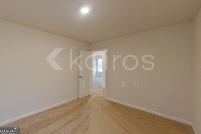 Building Photo - 3440 Bridgewood Dr