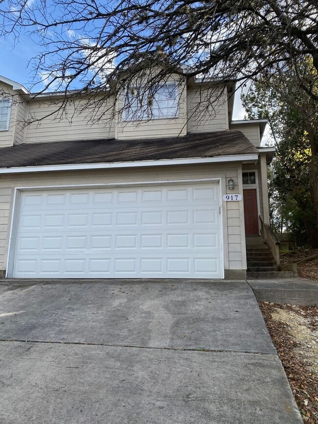 Building Photo - 911 Sagewood Trail