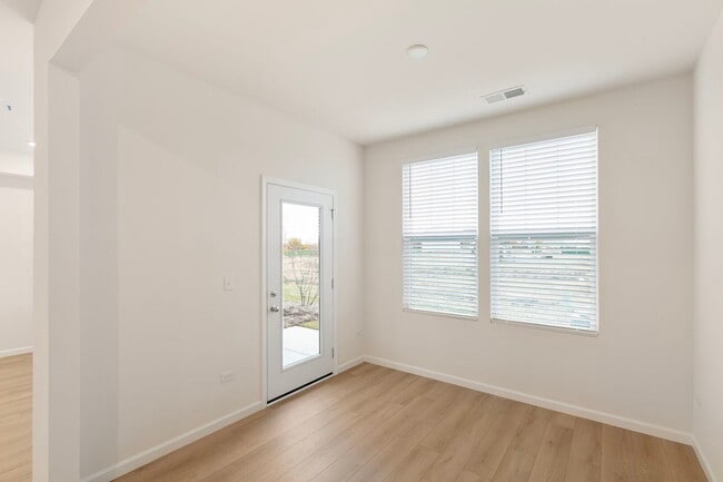 Building Photo - 660 Switchgrass Wy