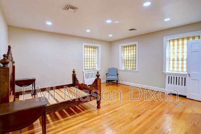 Building Photo - 5304 Springlake Way