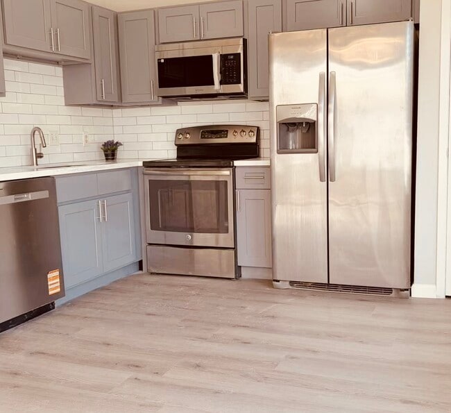 Building Photo - 2403 Chimneystone Cir