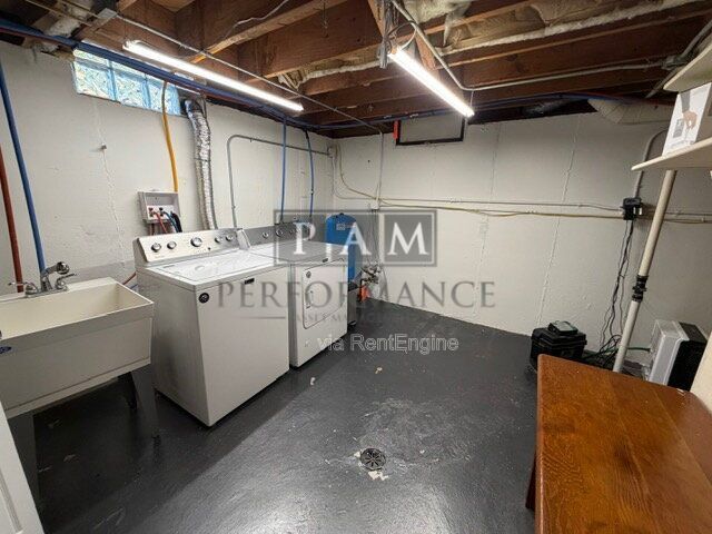 Building Photo - 9229 27th Ave