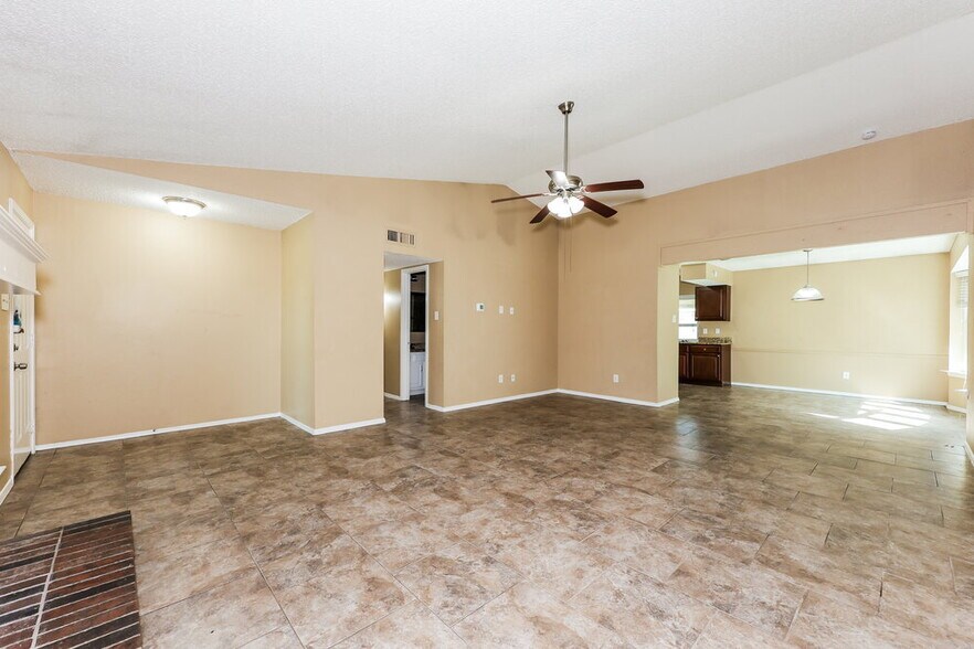 Building Photo - 1712 Choctaw Dr