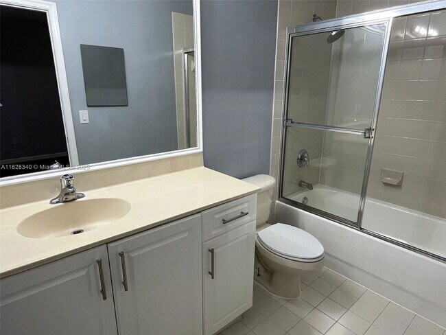 Building Photo - 2539 SW 82nd Ave