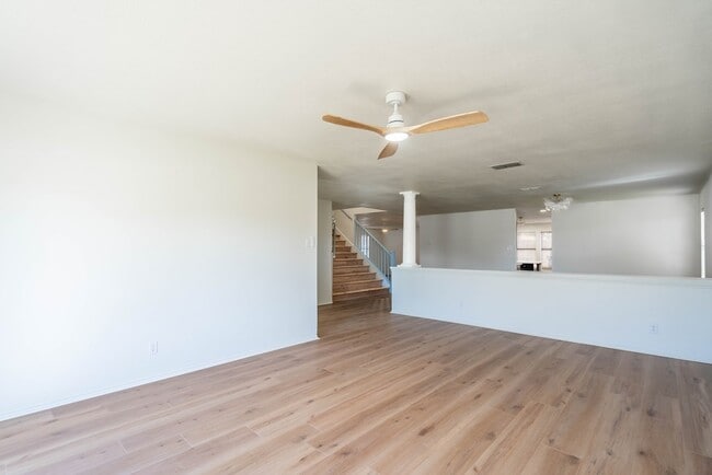 Building Photo - 8121 San Antonio St