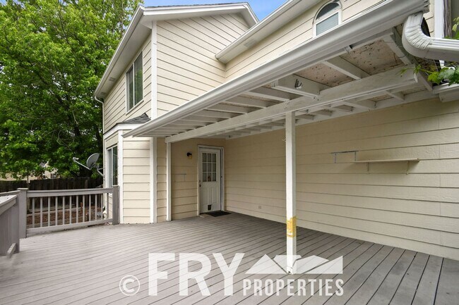 Building Photo - Spacious updated Green Valley Ranch two-story