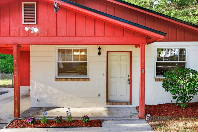 Building Photo - Adorable Single Family Home