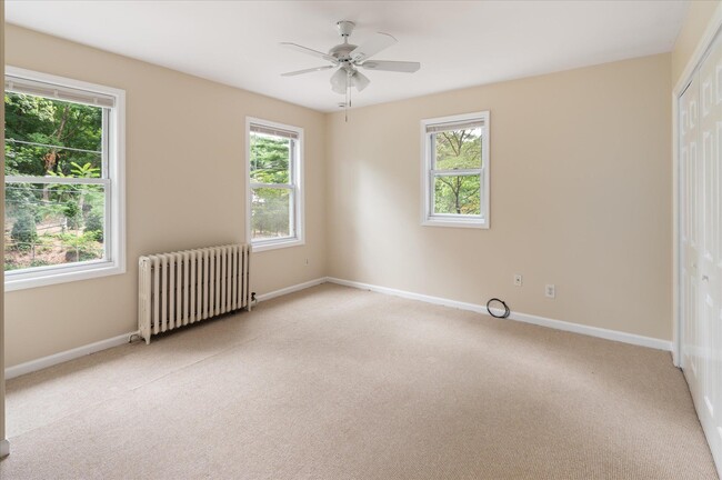 Building Photo - 2 Congdon Ln