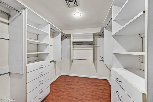 Building Photo - 3645 Forestcrest Dr