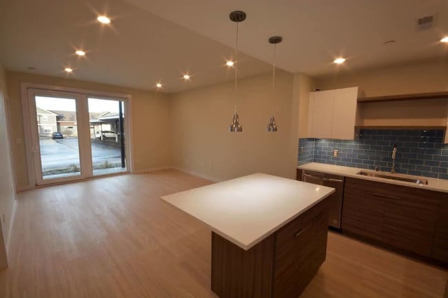 Building Photo - Talbach House