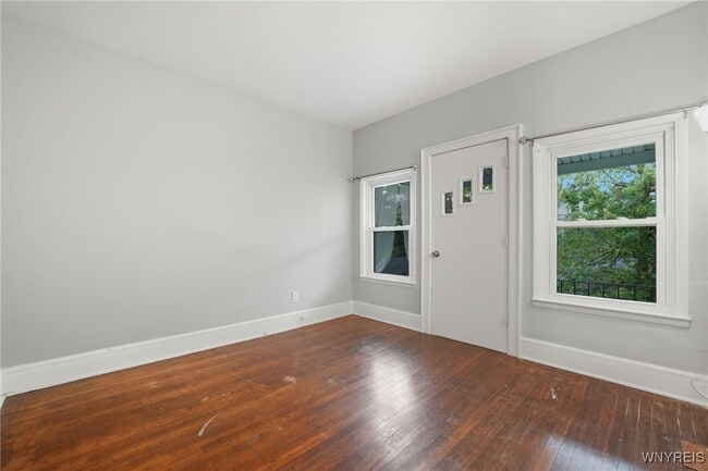 Building Photo - 449 Bird Ave