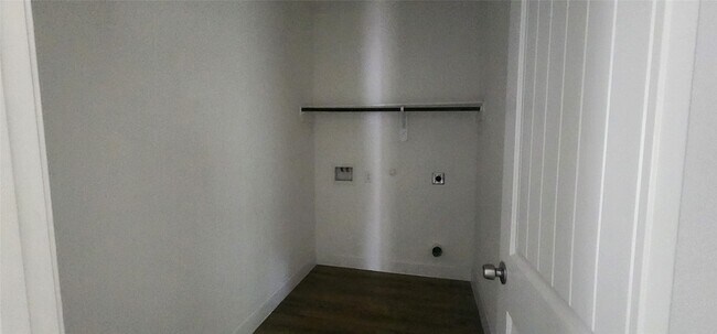 Building Photo - 452 N Cattle Dr