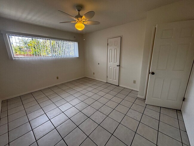 Building Photo - 735 Genevieve St