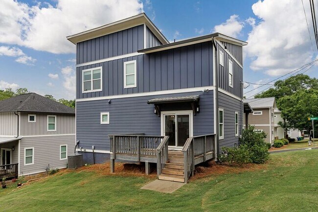 Building Photo - 125 Harper St