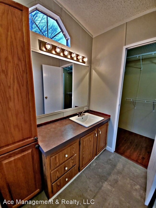 Building Photo - 3 br, 2 bath House - 372 County Rd 201