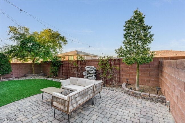 Building Photo - 9716 Jade Rise Ave