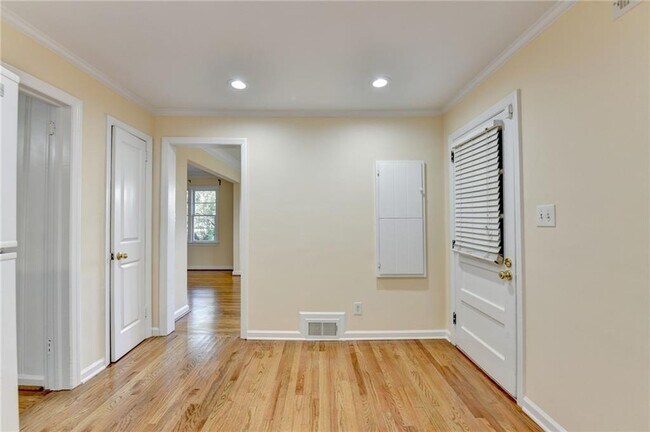 Building Photo - 4597 Briarcliff Rd NE