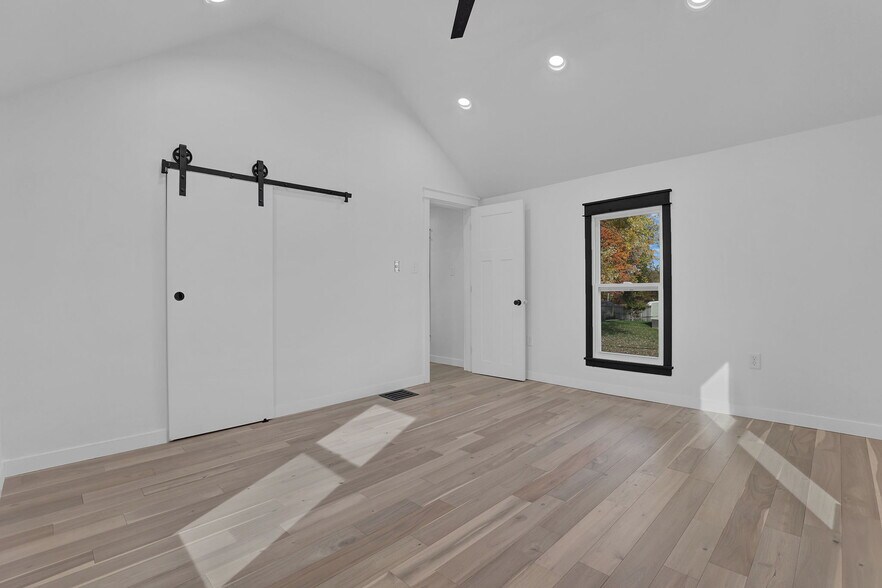 Building Photo - 119 N Ohio Ave