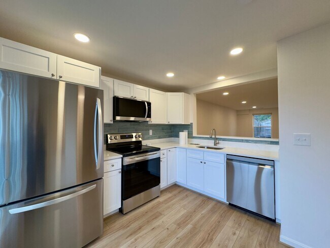 Building Photo - Charming 3 Bedroom/1.5 Bathroom Townhome in Belcamp, MD!