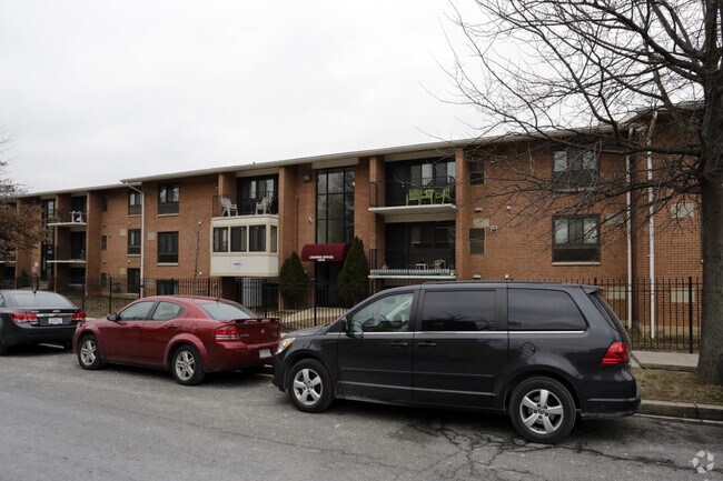 Primary Photo - Southern Hills Apartments